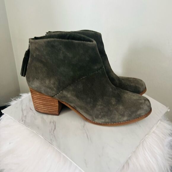 TOMS Leila Suede Block Heel Bootie, Fall Ankle Boot, Gray/Sage, Size 9.5, - Picture 8 of 16